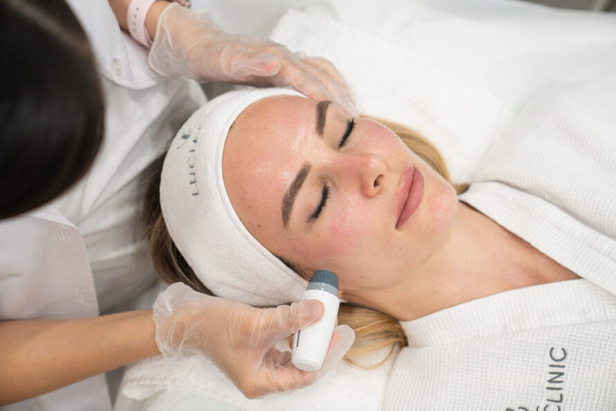 A treatment at Lucia Clinic