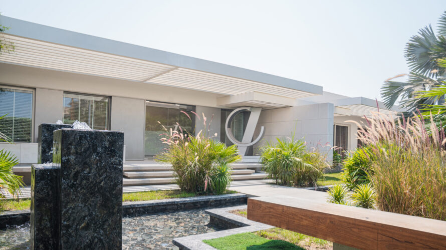 Lucia Clinic entrance