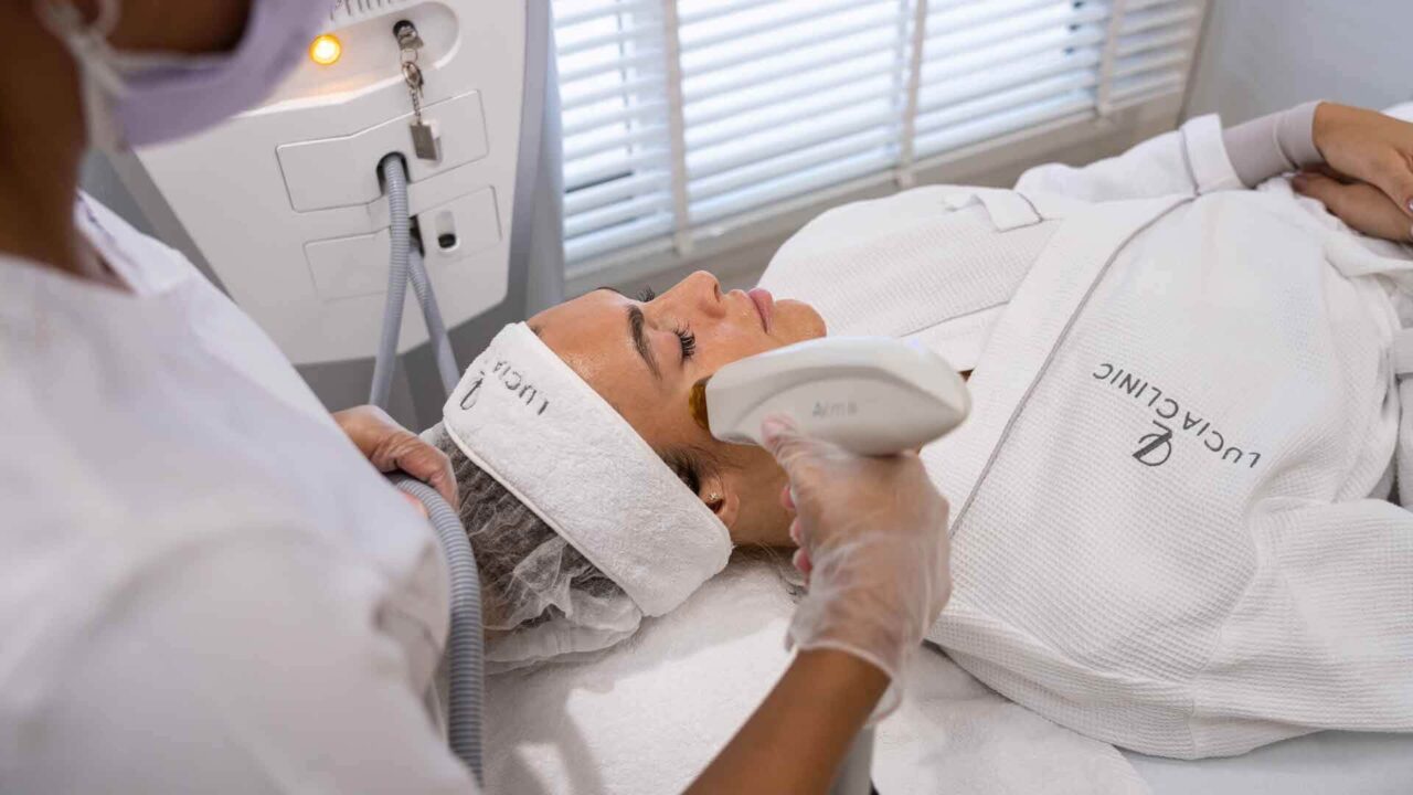 Skin lifting at Lucia Clinic